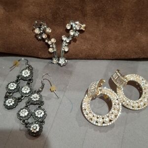 Elegant Pearl and Crystal Earrings Set